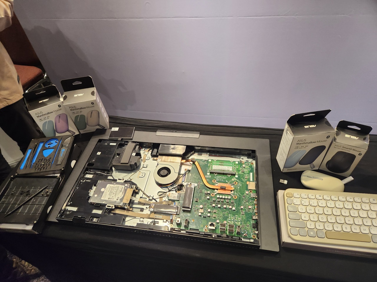 Asus Bawa AIO A5 ke Indonesia, Desain Estetik Bisa Upgrade