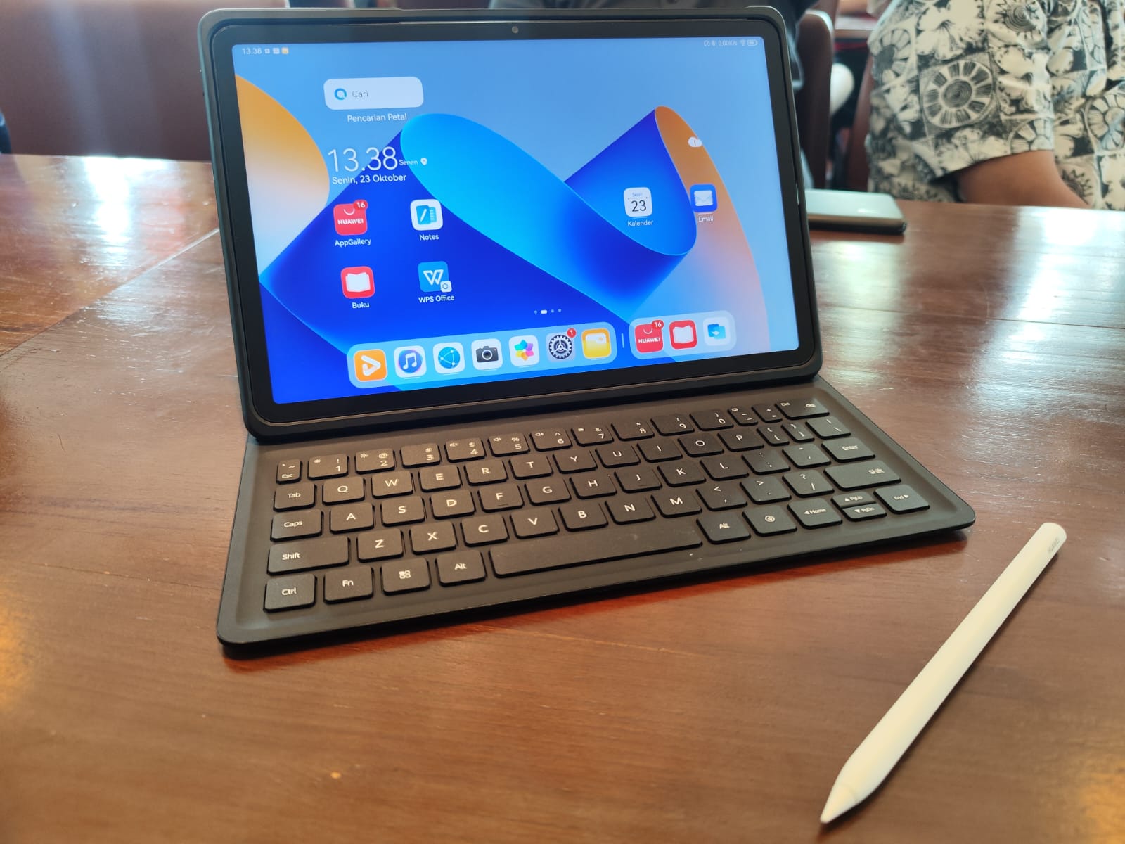 Hands-On Huawei MatePad 11 PaperMatte Edition, Tablet yang Unggul di Bagian Layar