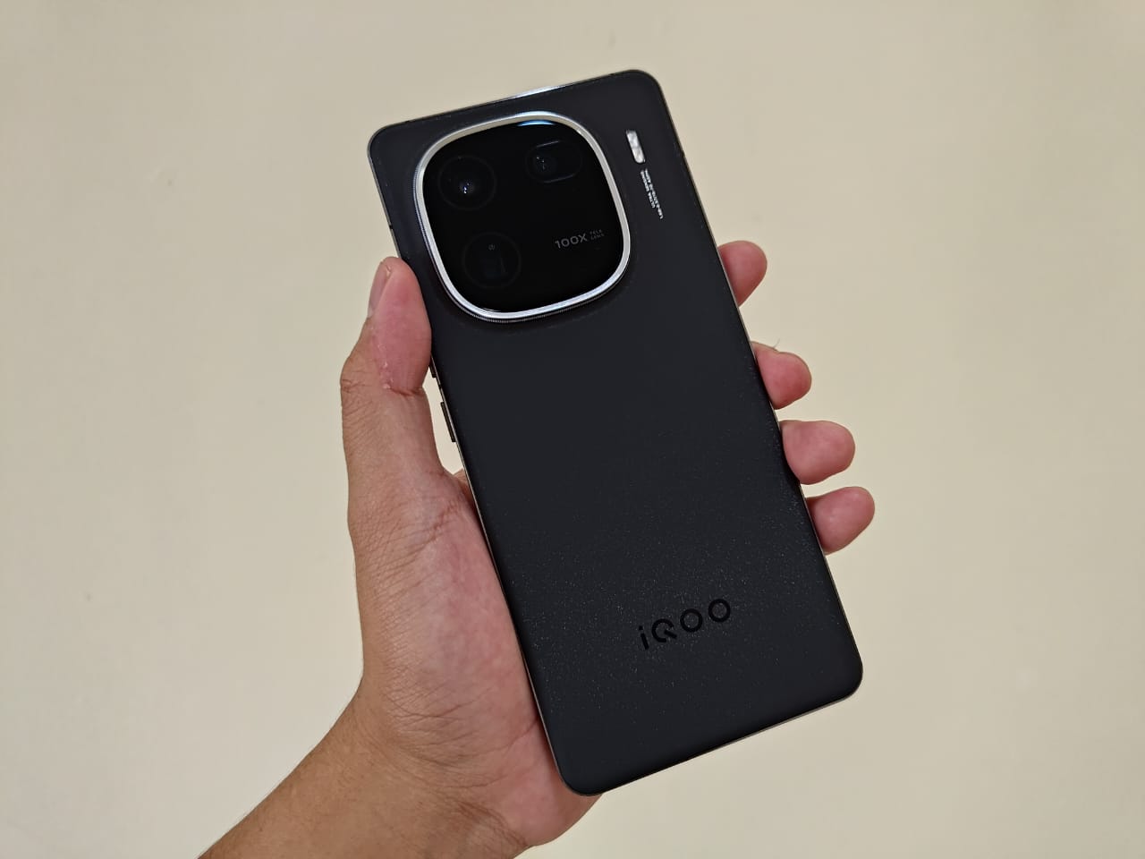 Review iQoo 12, Sayang Kalau Cuma Jadi Hape Gaming!
