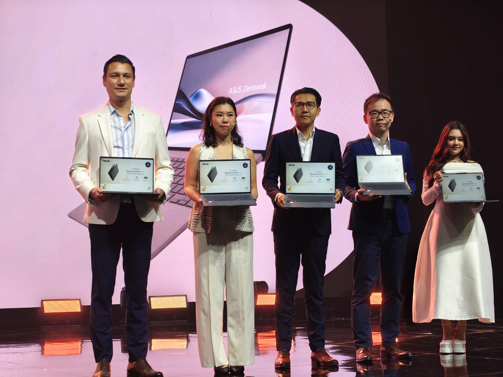 Asus Zenbook A14, Laptop AI Paling Ringan di Dunia Tersedia di Indonesia