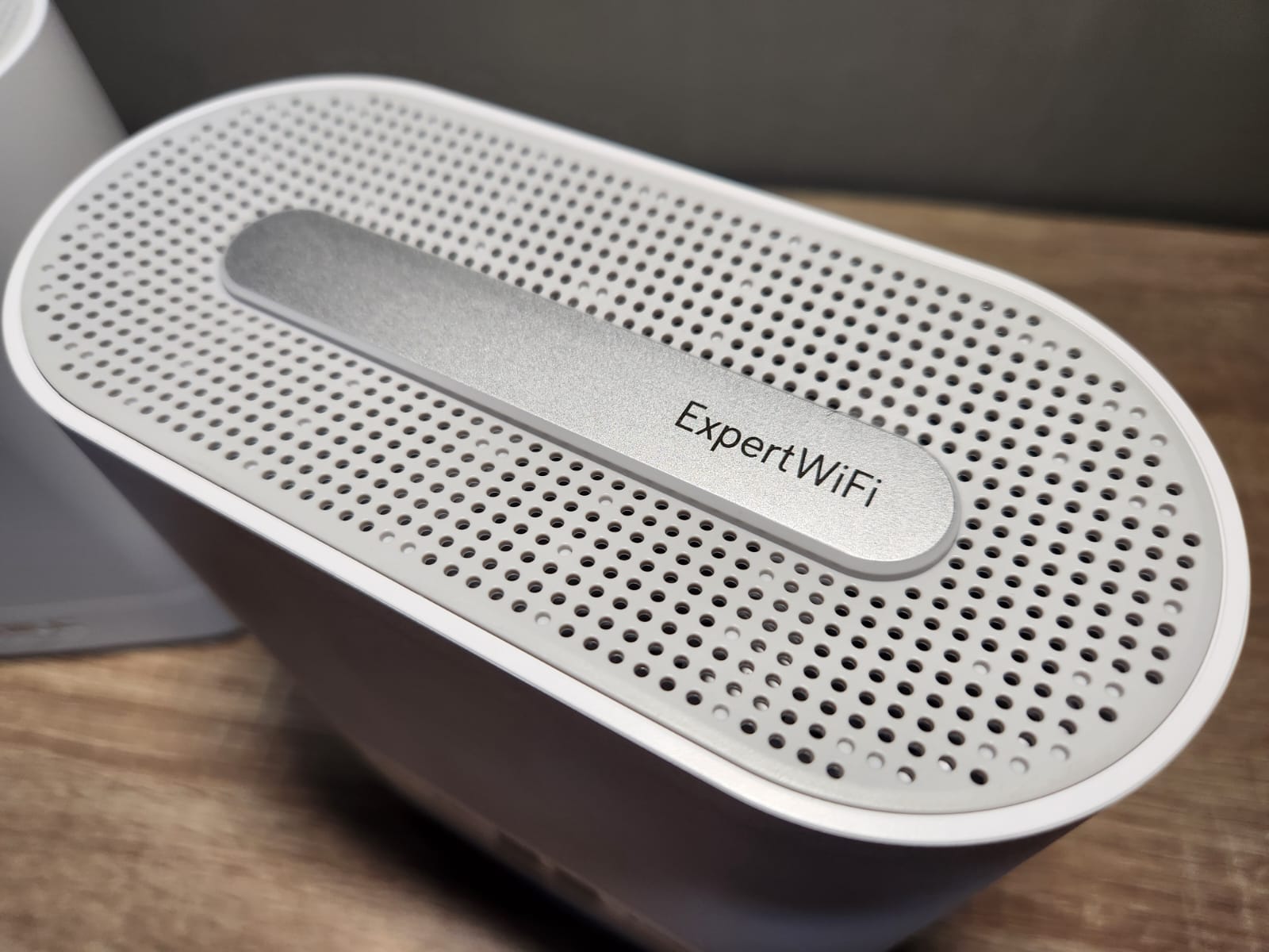 Asus ExpertWiFi EBM68, Router Bisnis yang Menarik