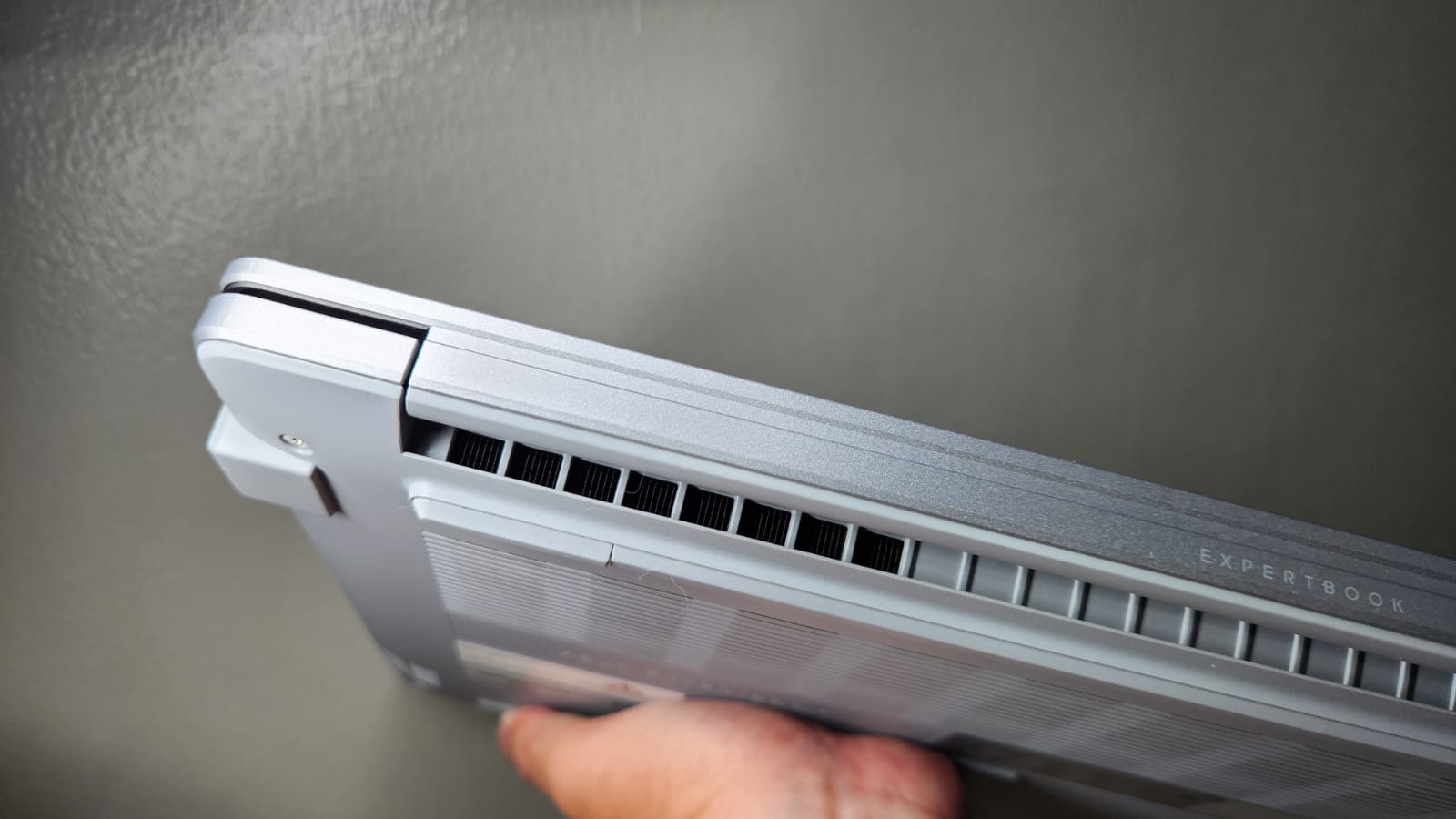 Asus ExpertBook P1403, Laptop Profesional dan Pintar