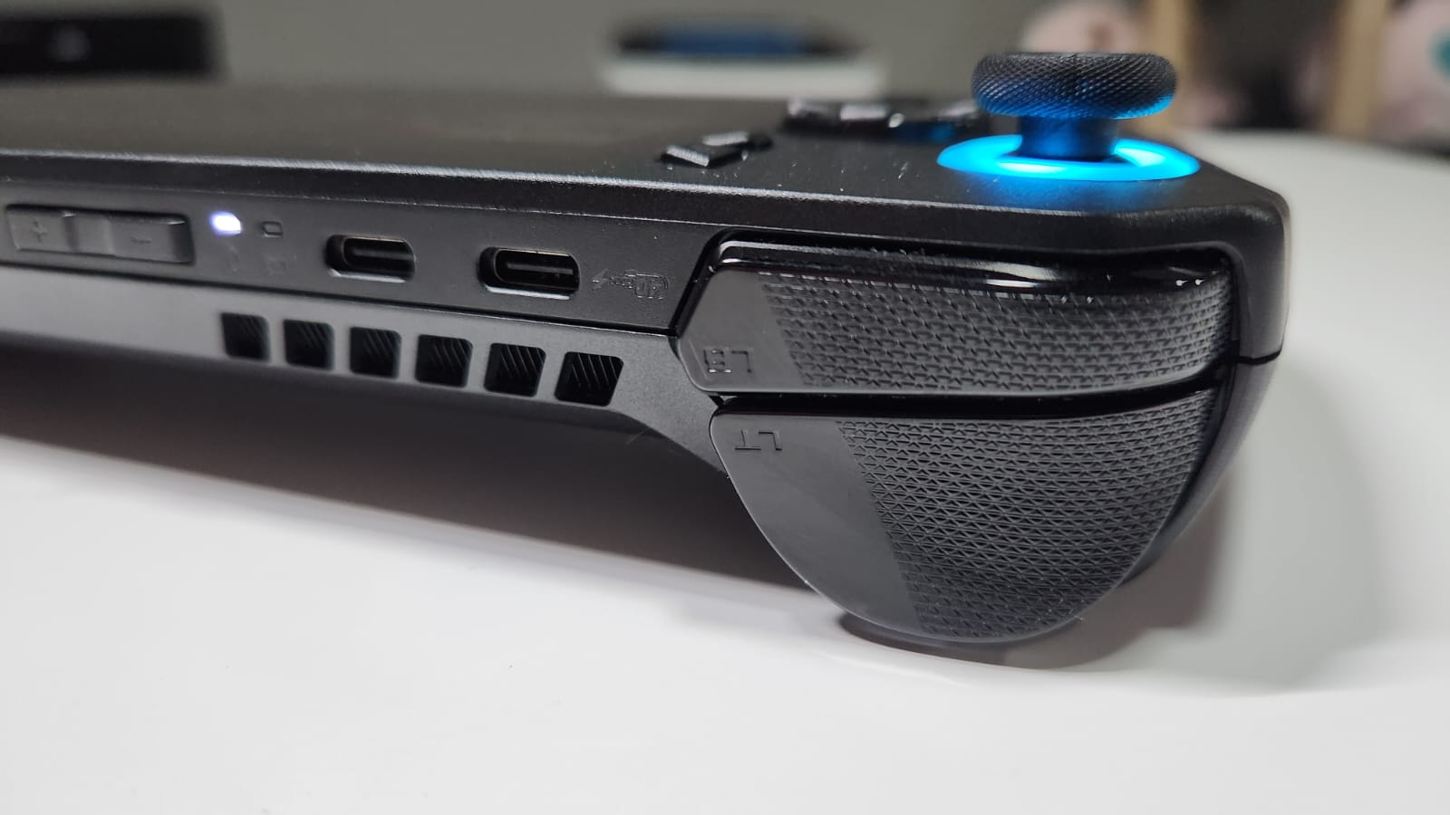 Asus ROG Ally X, Handheld Gaming Terbaik 2024