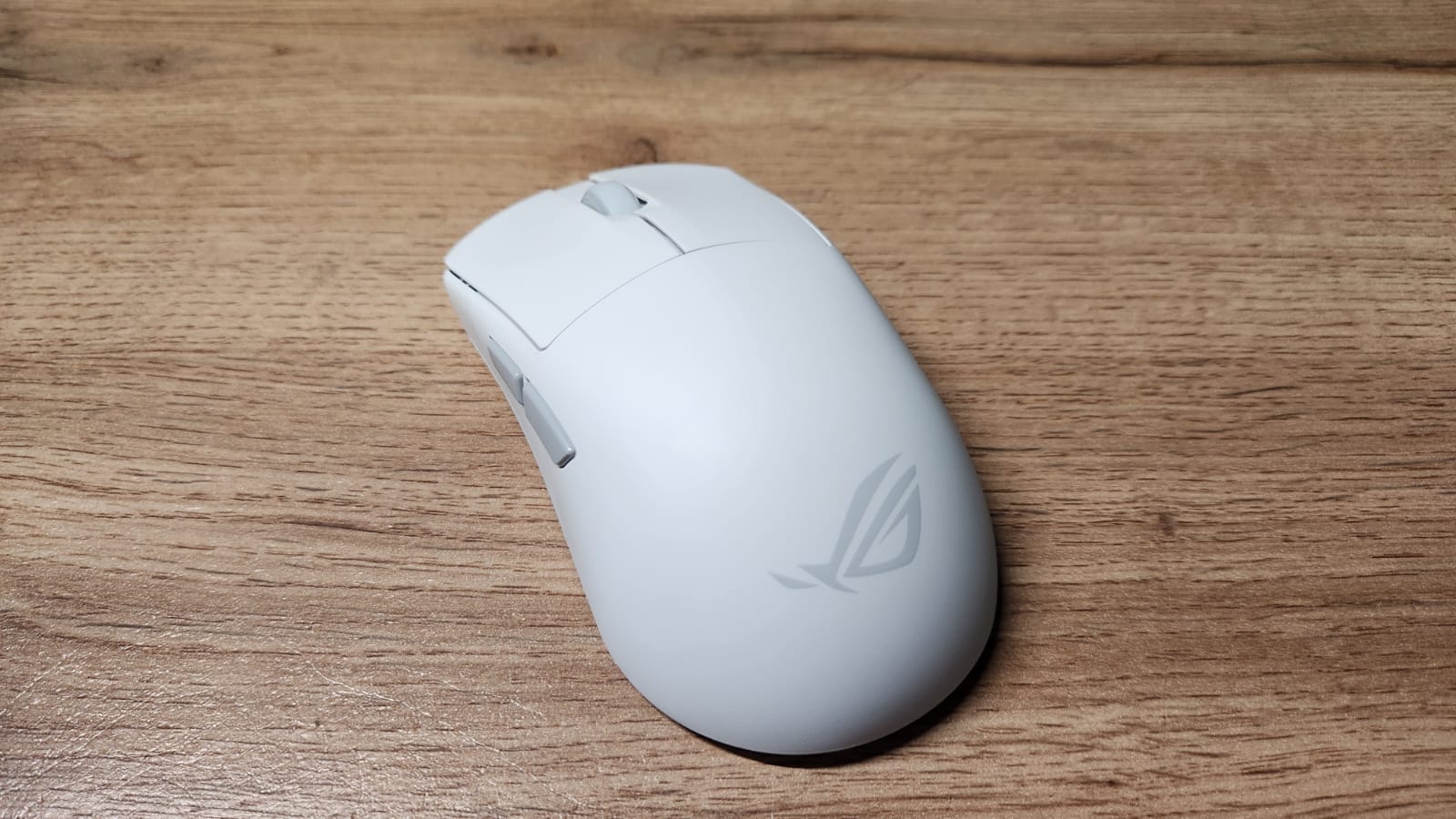 Asus ROG Harpe Ace Mini, Akhirnya Ada Mouse Gaming Mini Keren