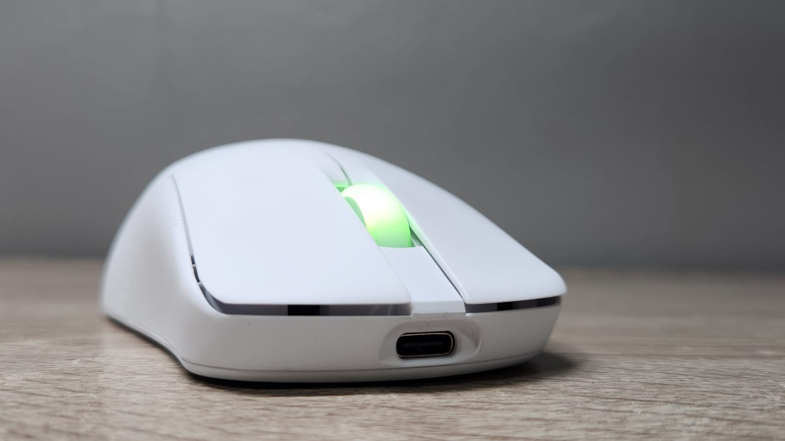 Asus ROG Harpe Ace Mini, Akhirnya Ada Mouse Gaming Mini Keren
