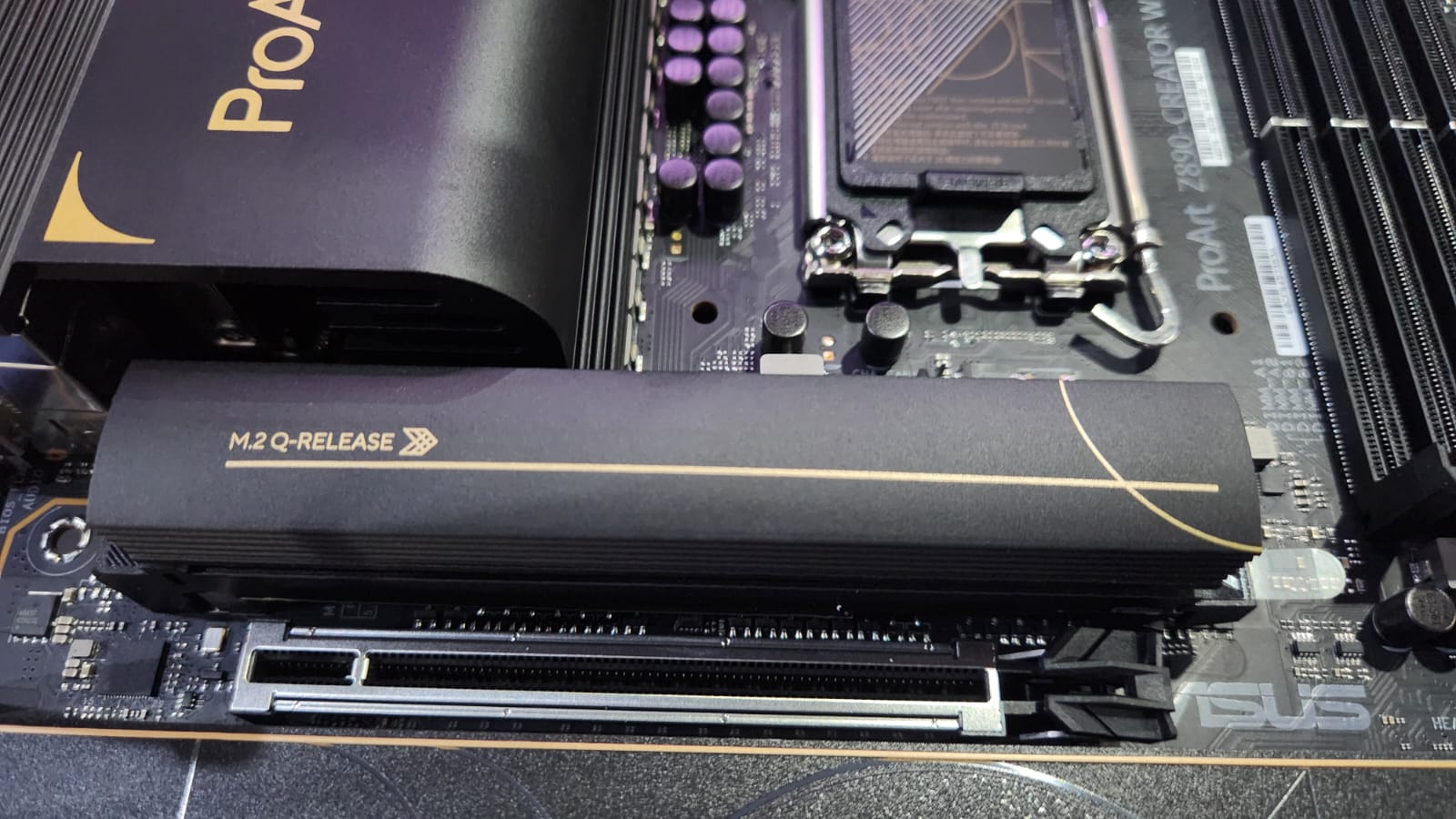 Asus ProArt Z890-Creator WiFi, Desain Elegan untuk Kreator