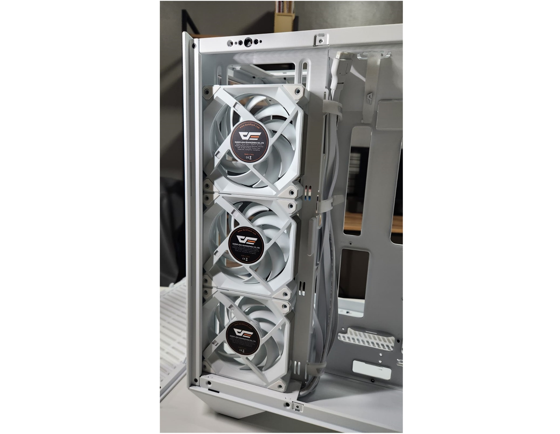 DarkFlash DY470, Casing PC Dual Chamber Keren