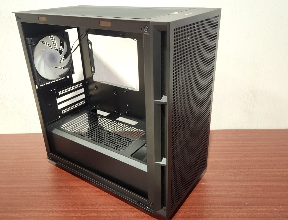 DeepCool CH360, Casing mATX Adem dan Menarik