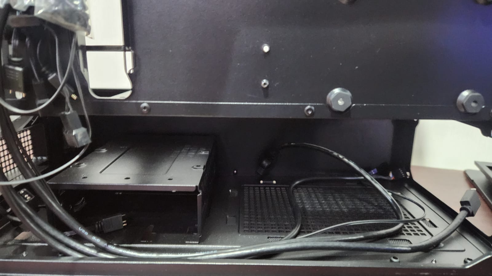 DeepCool CH360, Casing mATX Adem dan Menarik