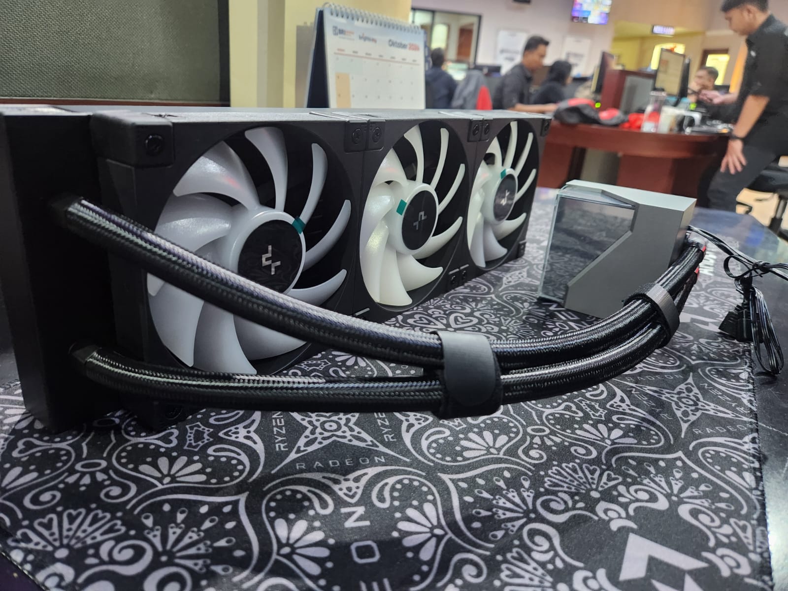 DeepCool LT360 ARGB, Model Infinity Mirror Menarik