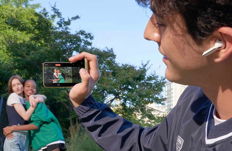 Samsung Galaxy Z Flip6 Jadi Pendamping Gen Z yang Gemar Ngonten Sambil Olahraga