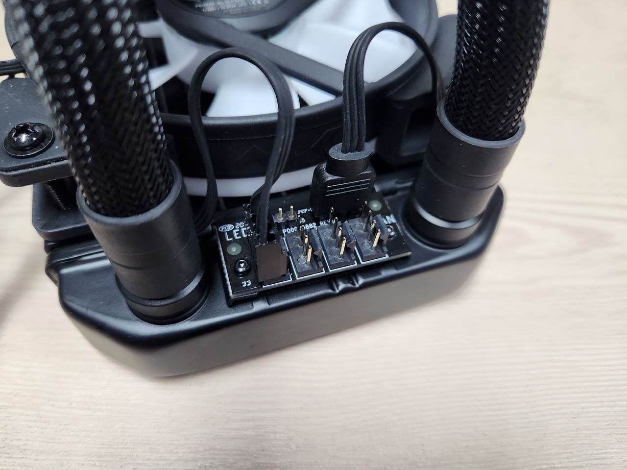 Fractal Celcius+ 24 Prisma, AIO Cooler Simpel Menarik