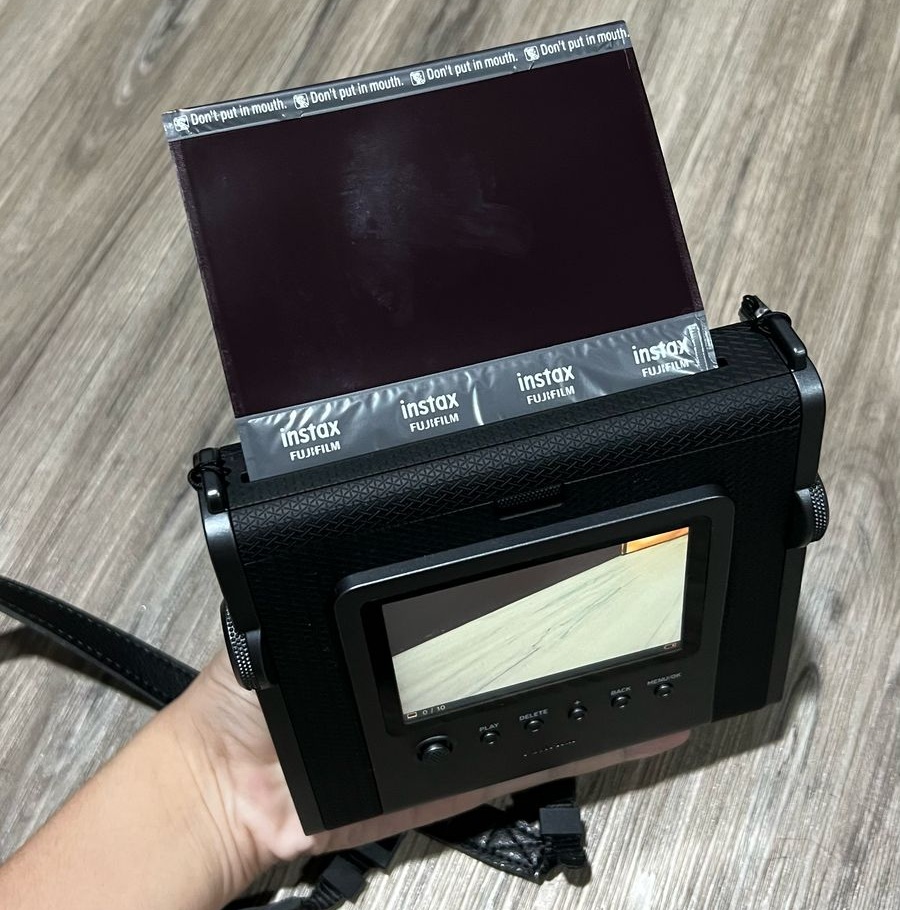 Fuji Instax Wide Evo, Kamera Instan Gaya Retro dengan Sentuhan Digital