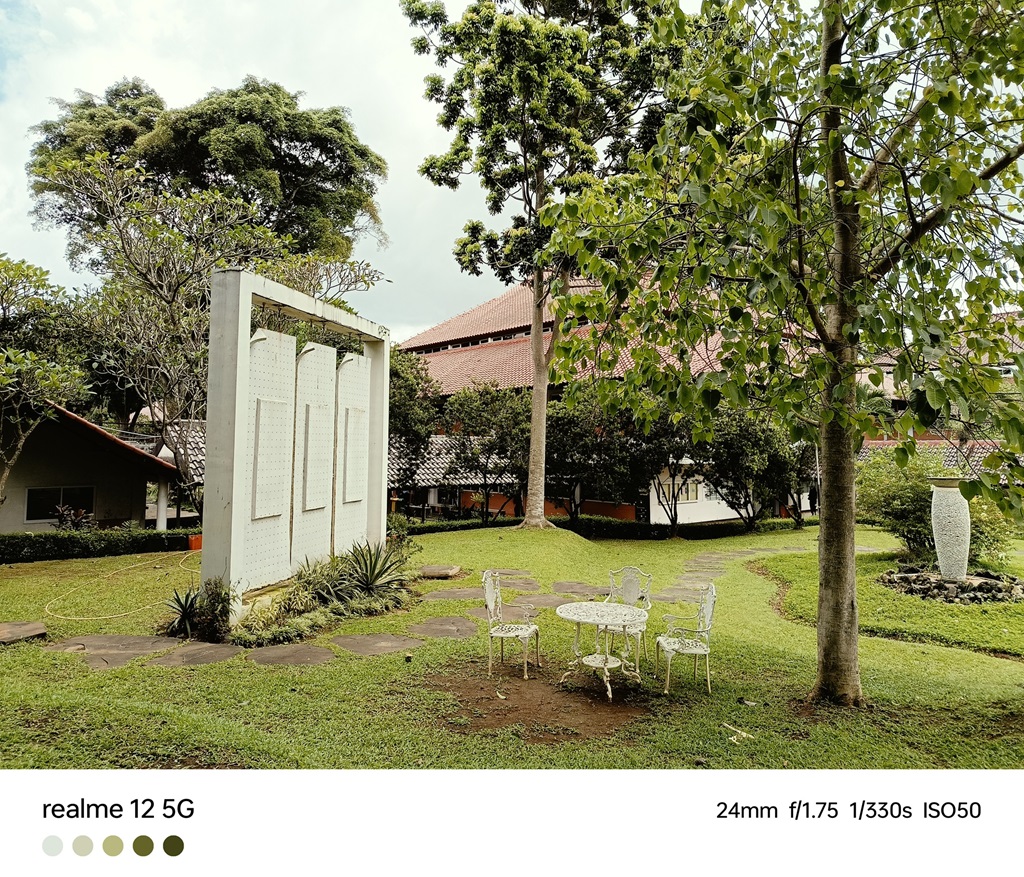 Review realme 12 5G, Kamera Profesional dalam Balutan Desain Menawan