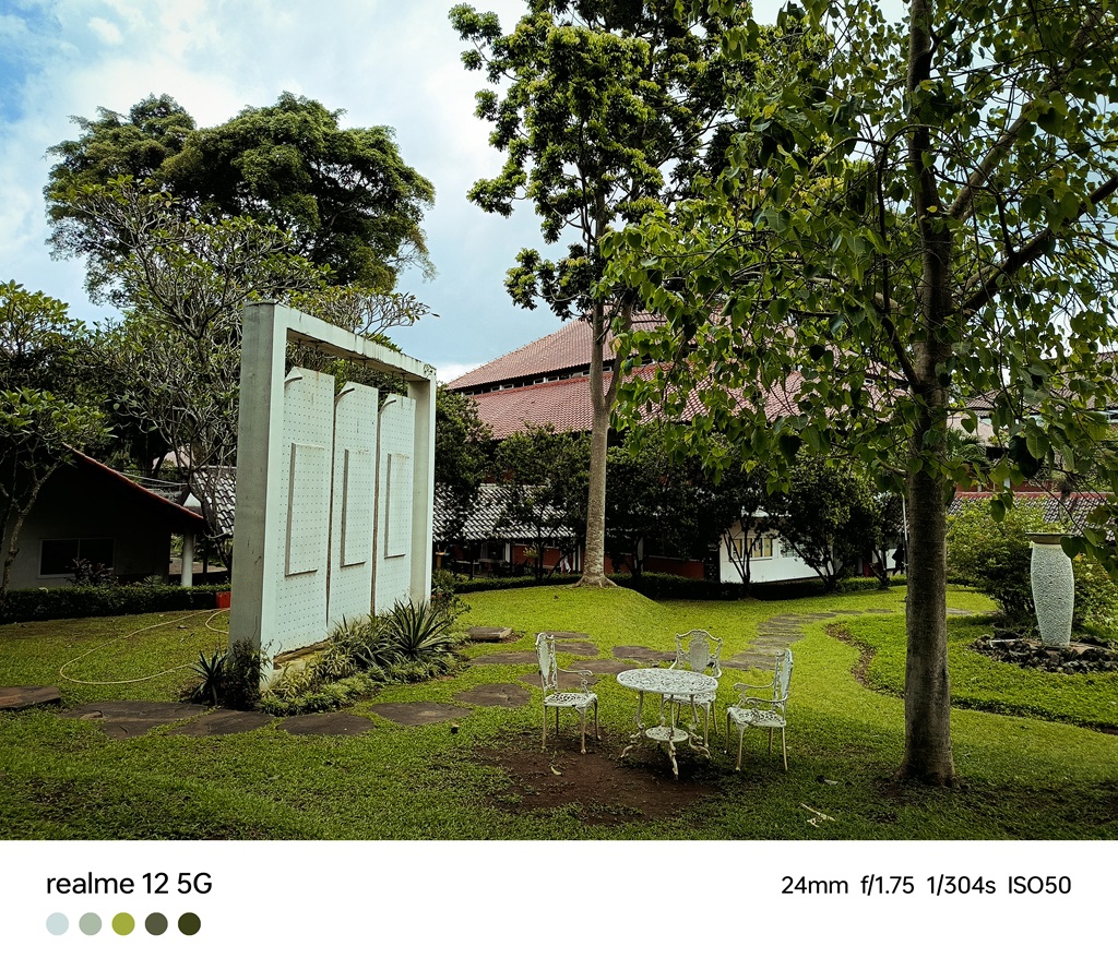 Review realme 12 5G, Kamera Profesional dalam Balutan Desain Menawan