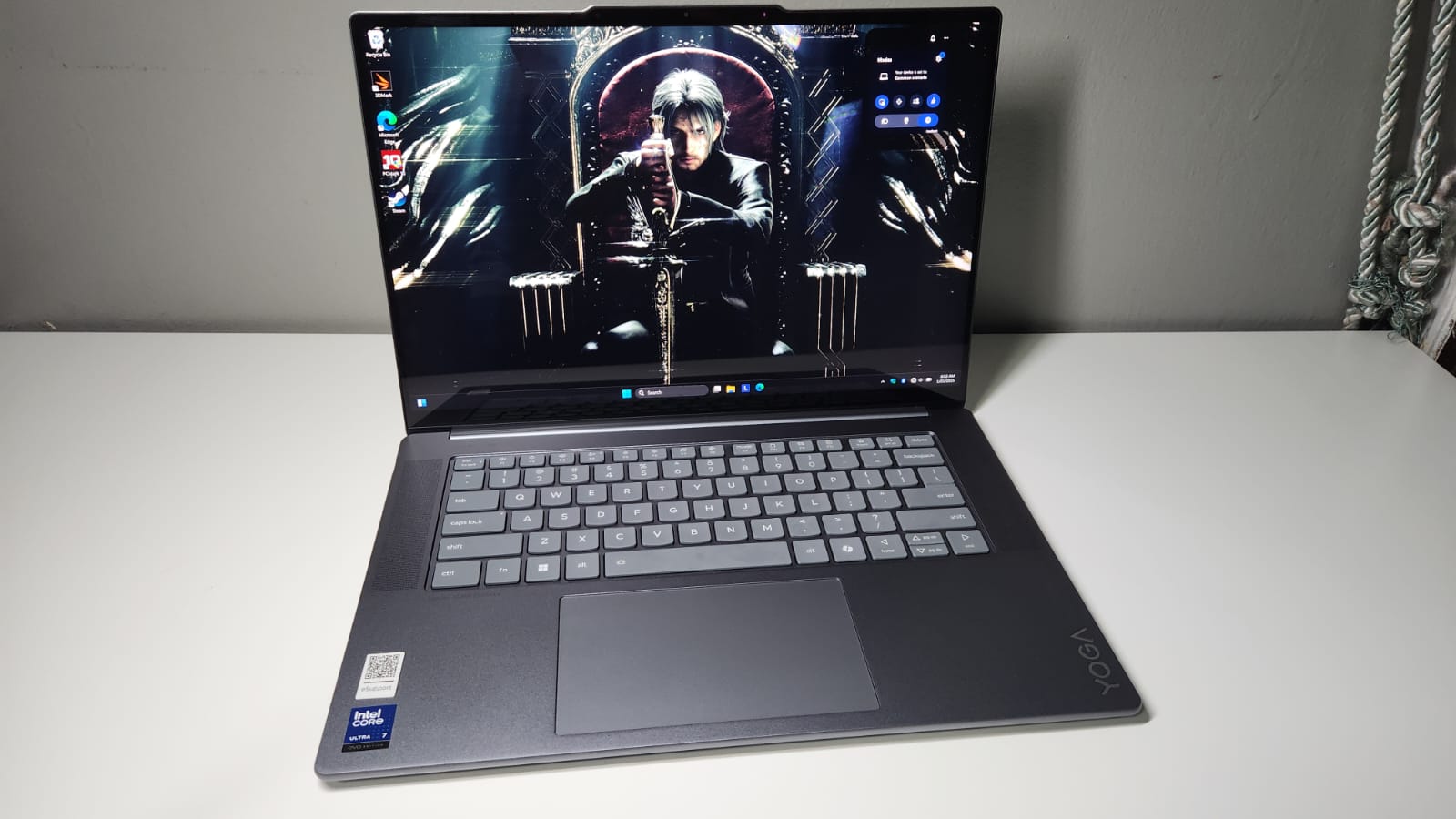 Lenovo Yoga Slim 7i Aura Edition, Laptop AI Pintar