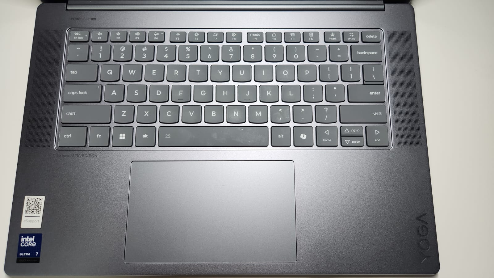 Lenovo Yoga Slim 7i Aura Edition, Laptop AI Pintar