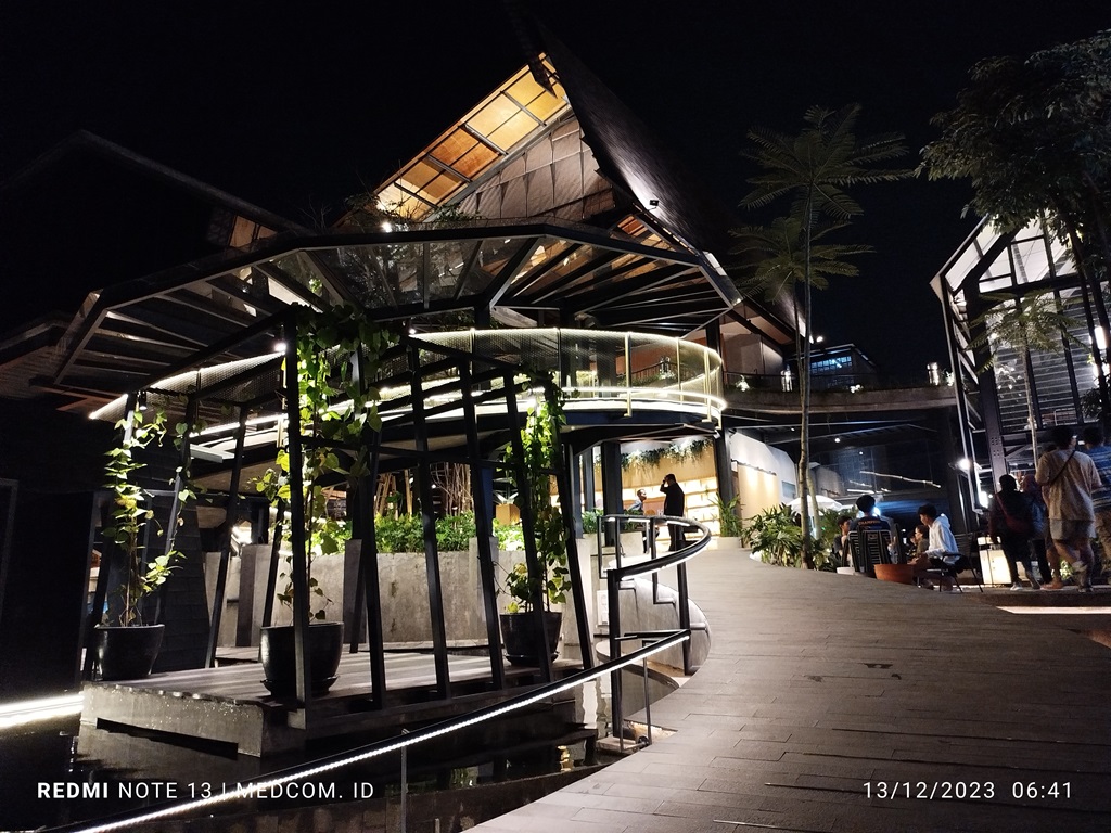 Menjajal Kamera Xiaomi Redmi Note 13 di Kota Hujan