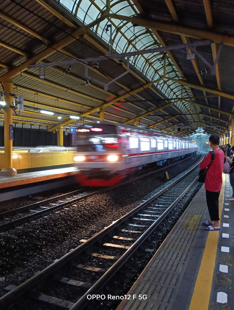 Review Oppo Reno12F 5G, Smartphone Kelas Menengah Mengagumkan