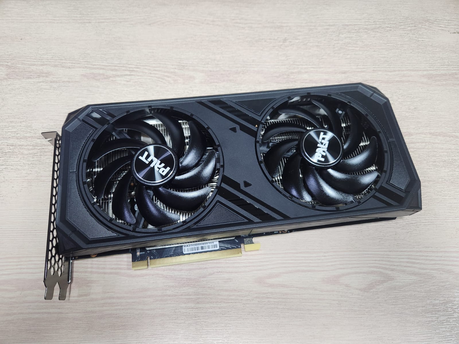 Palit GeForce RTX 4070 Dual, VGA Minimalis RTX AI