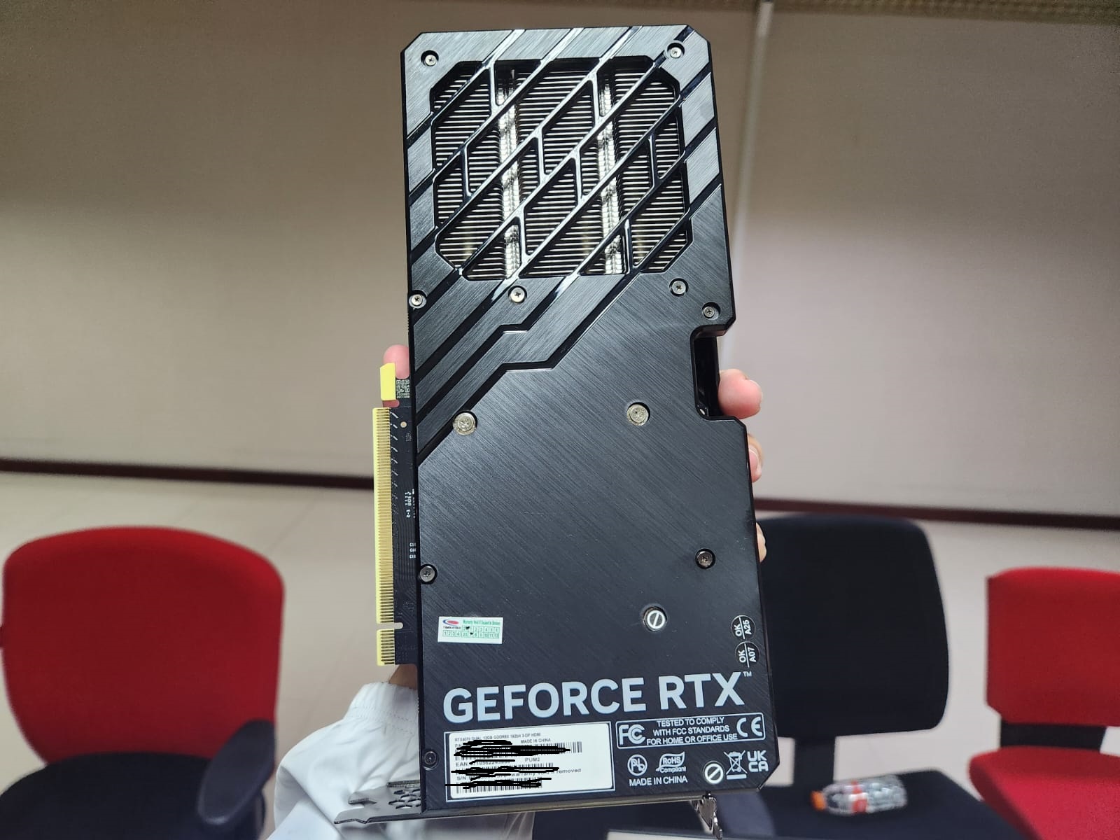 Palit GeForce RTX 4070 Dual, VGA Minimalis RTX AI