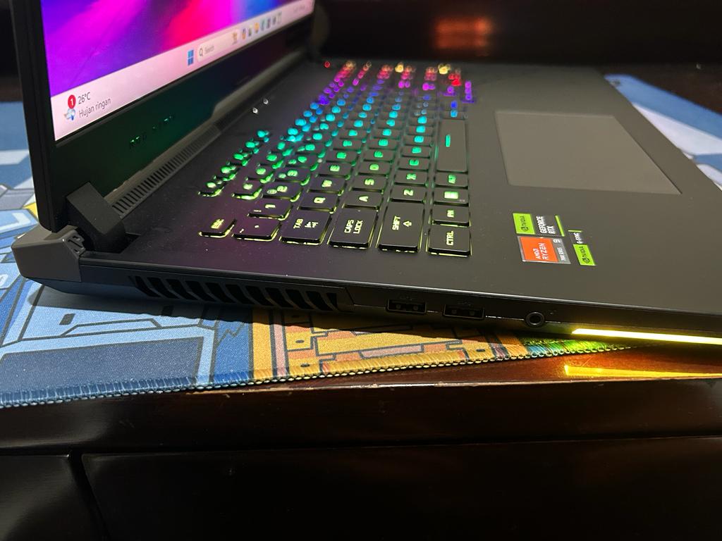 Asus ROG Strix Scar 17 X3D, Laptop Khusus Pengincar Performa