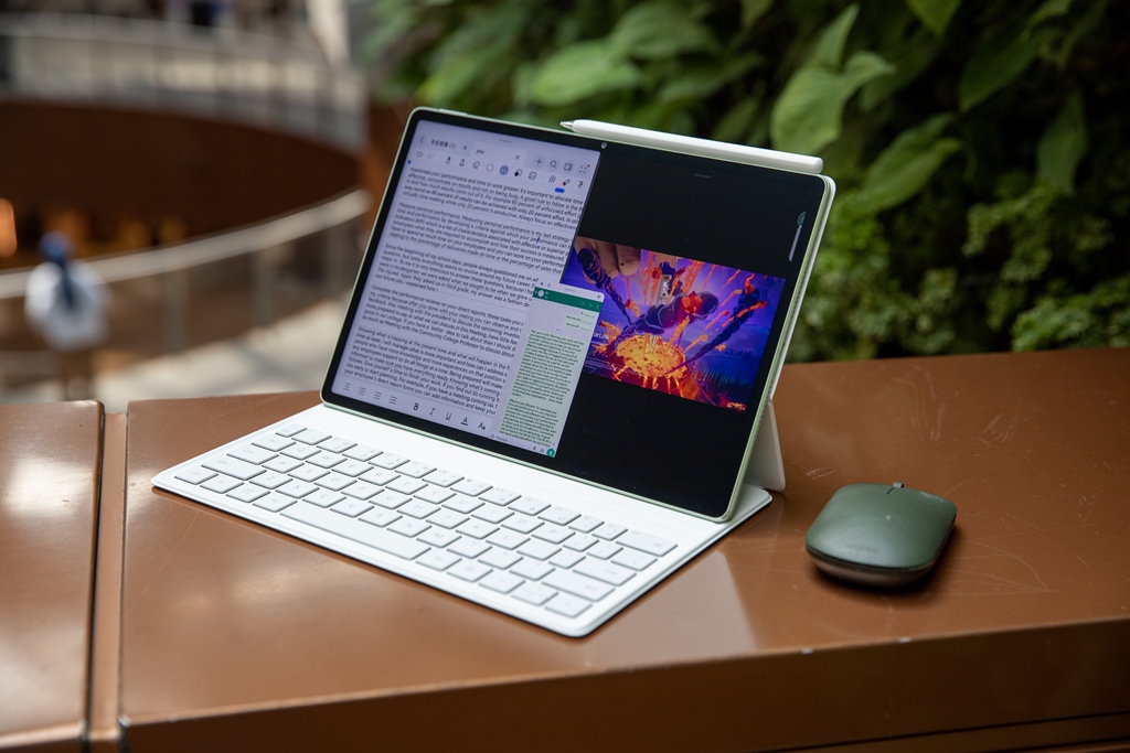 Sudah Bisa <i>Pre-Order</i>, HUAWEI MatePad 12 X Tablet Ideal untuk Profesional Muda dengan Pengalaman Lebih dari Laptop