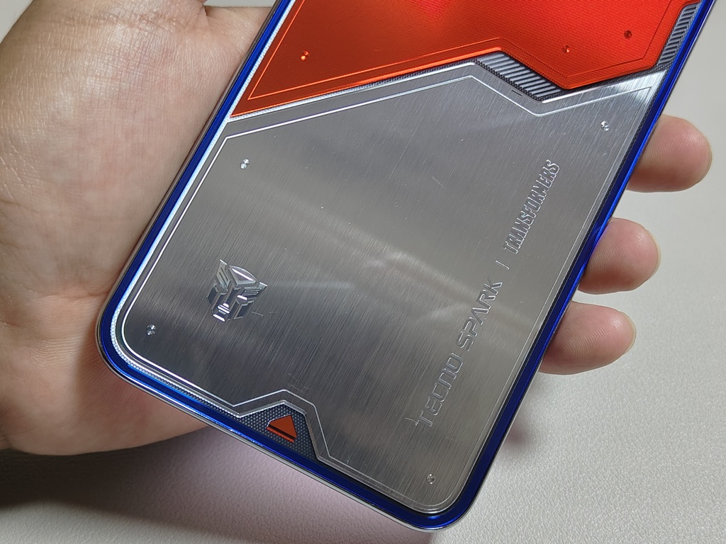 Review Tecno Spark 30 Pro Transformers, Desain Gak Gimmick