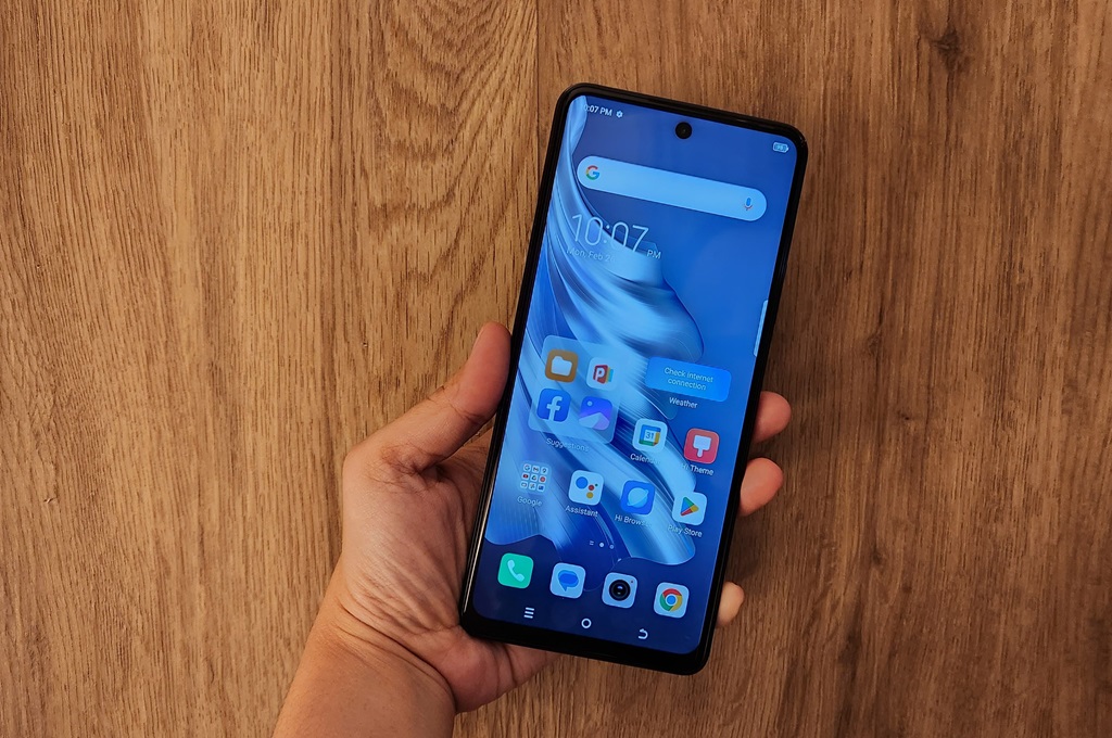 Kesan Pertama Menggenggam Tecno Spark 20 Pro