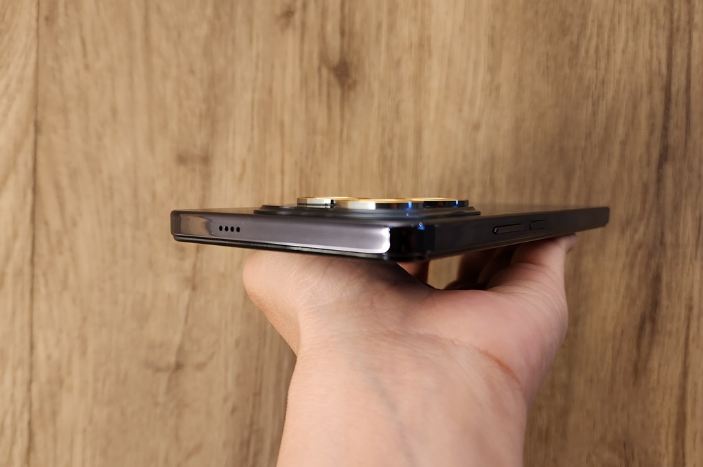 Kesan Pertama Menggenggam Tecno Spark 20 Pro