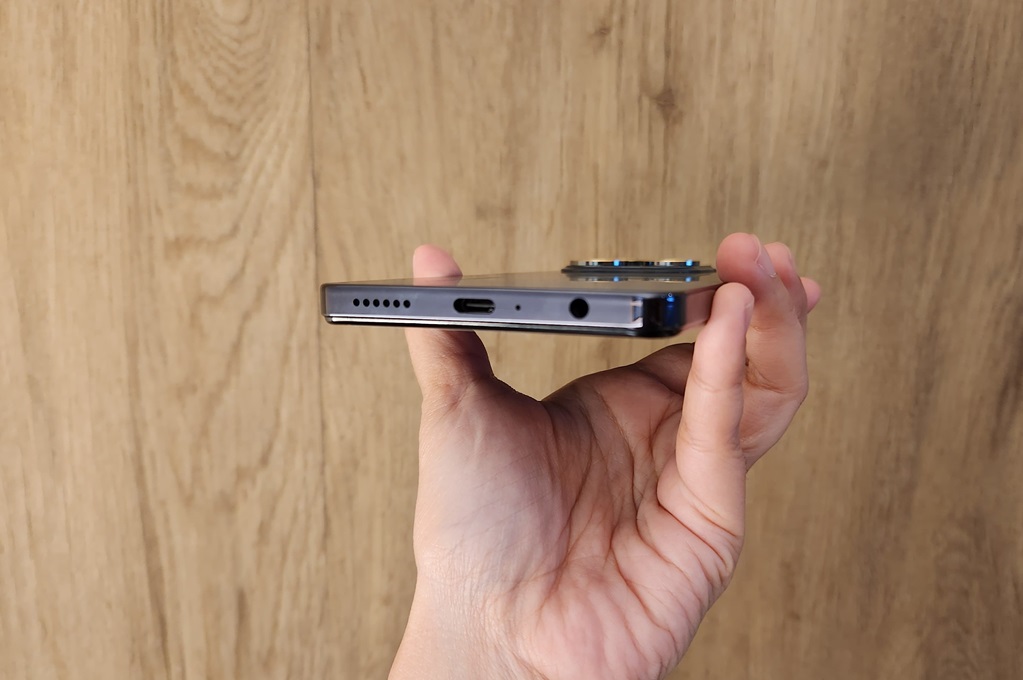 Kesan Pertama Menggenggam Tecno Spark 20 Pro