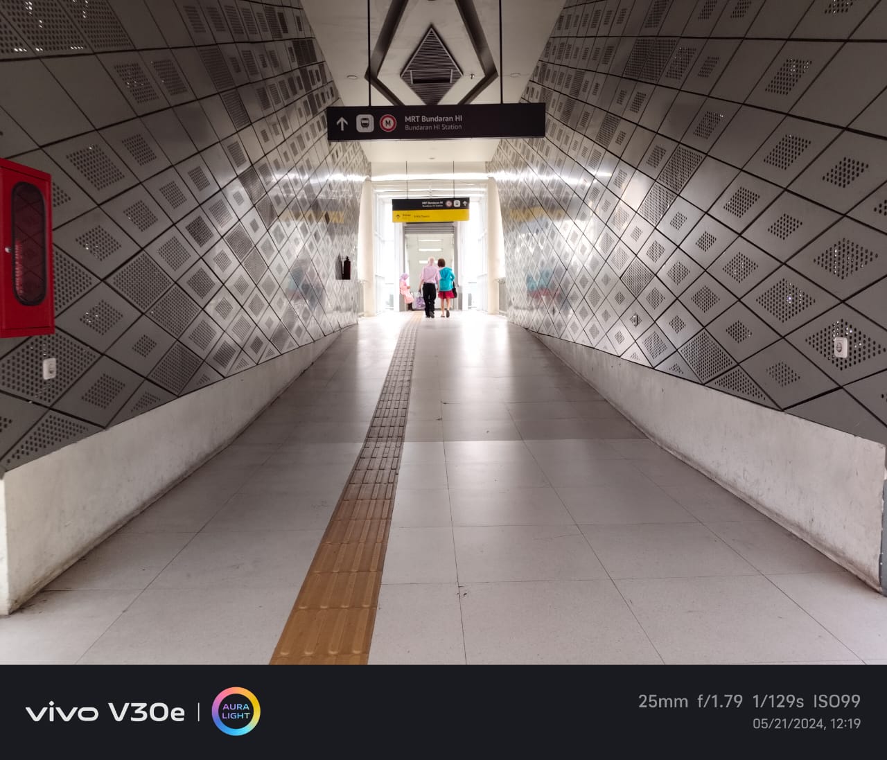 Vivo V30e, Daya Tahan Baterai dan Kualitas Kamera Maksimal