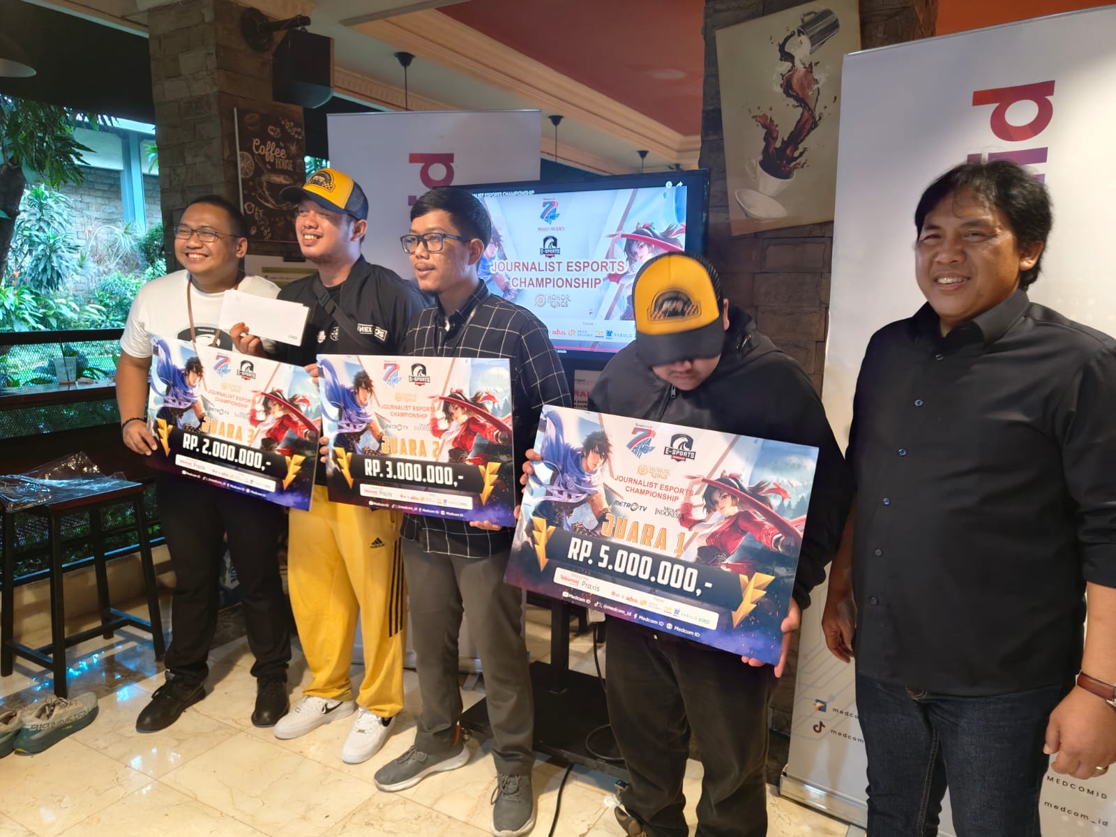MightyMadQueen Juara Journalist Esports Championship