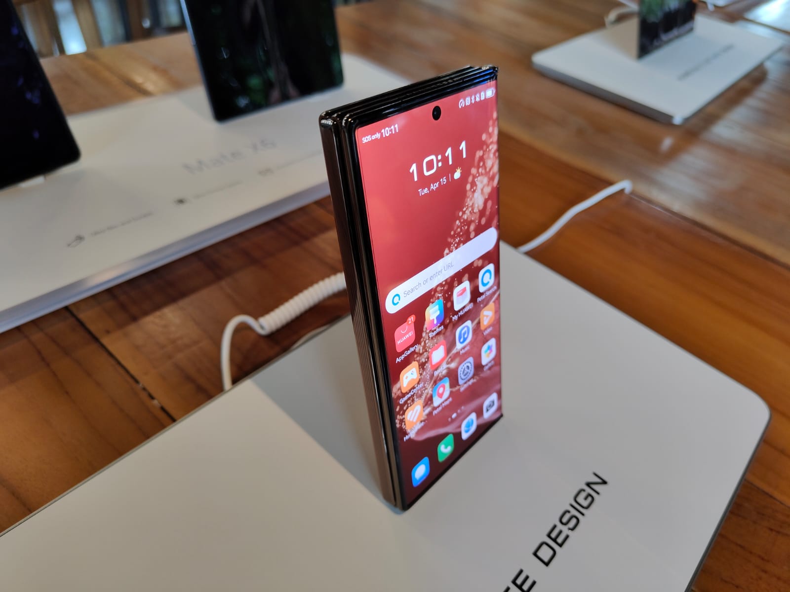 HP Lipat 3 Layar Tertipis di Dunia Segera Dijual di Indonesia