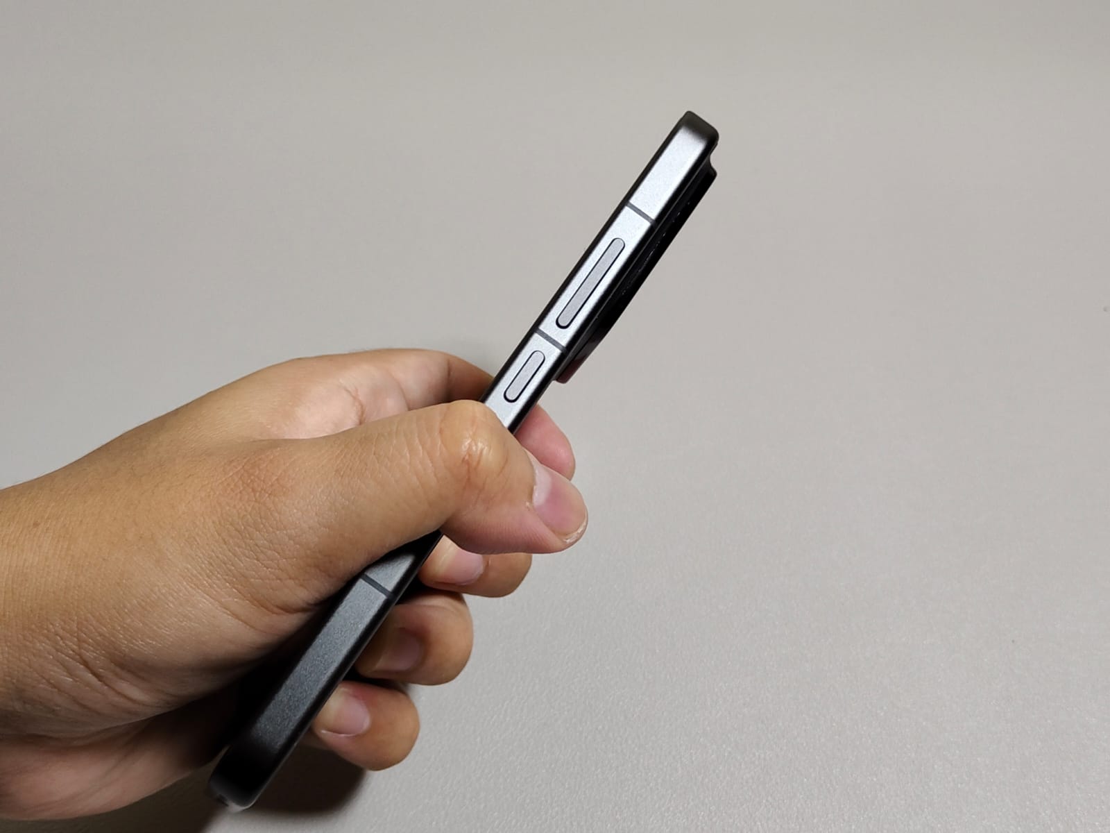 Review Xiaomi 15, Tampilan Lama tapi Pemakaian Menyenangkan