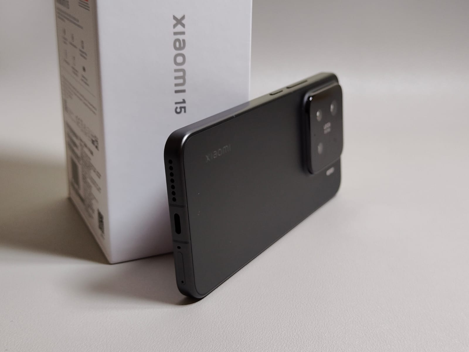Review Xiaomi 15, Tampilan Lama tapi Pemakaian Menyenangkan