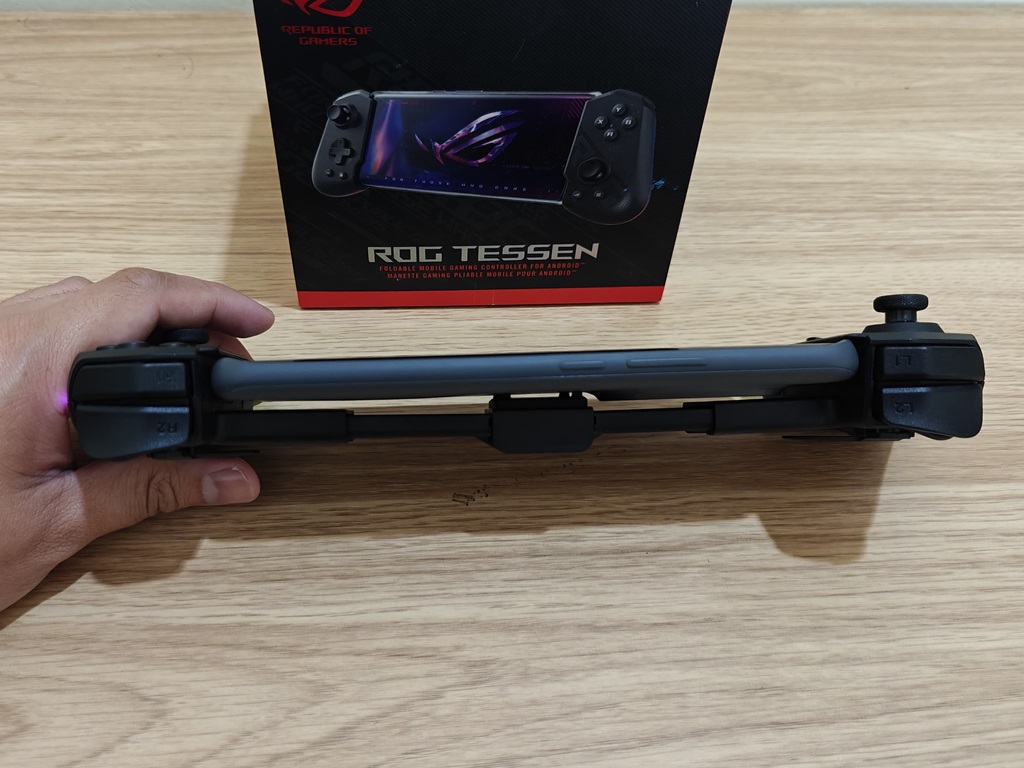 Review Asus ROG Tessen, Gamepad Android yang Kualitasnya Gak Diragukan
