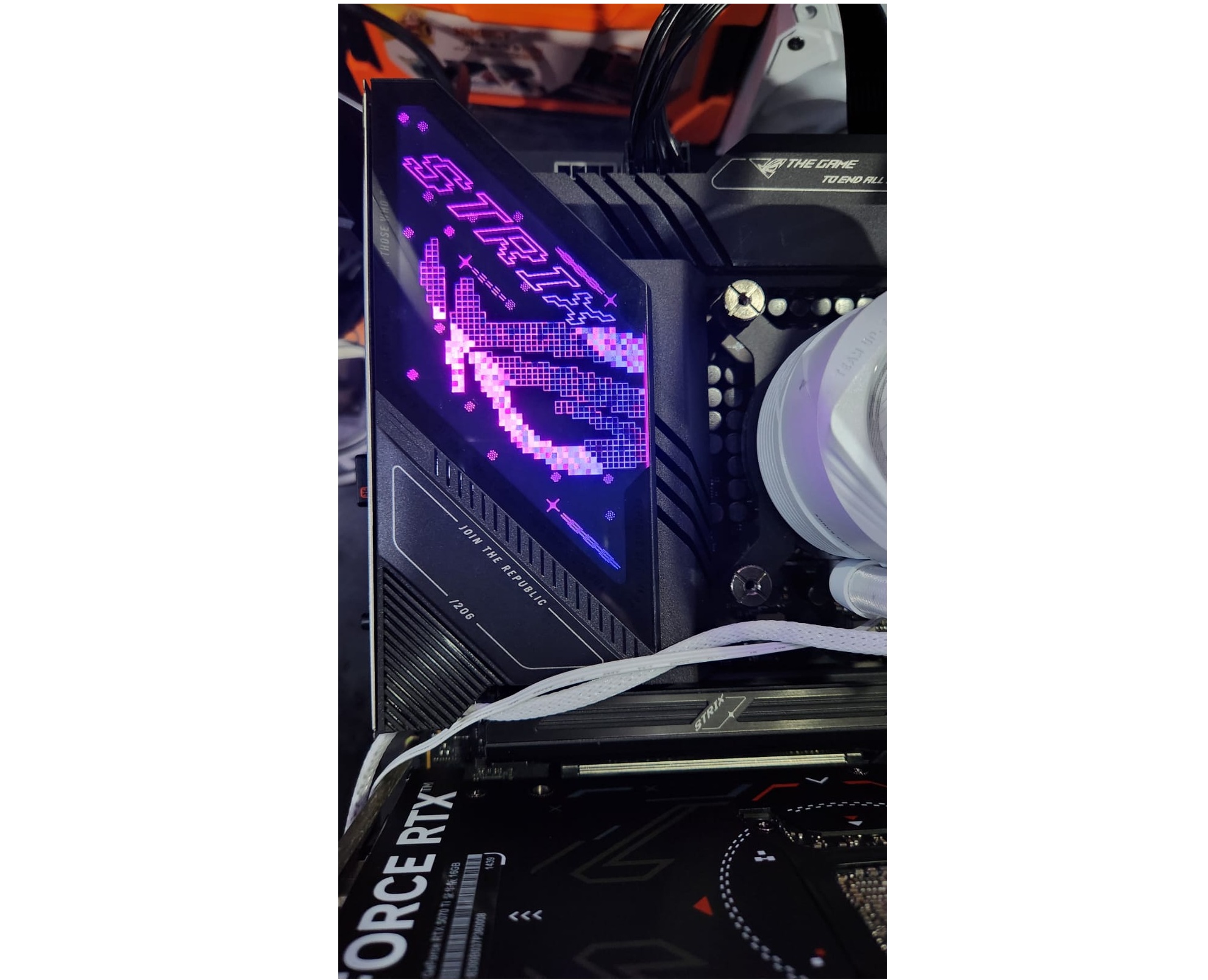 Asus ROG Strix Z890-F Gaming WiFi, untuk Para Enthusiast