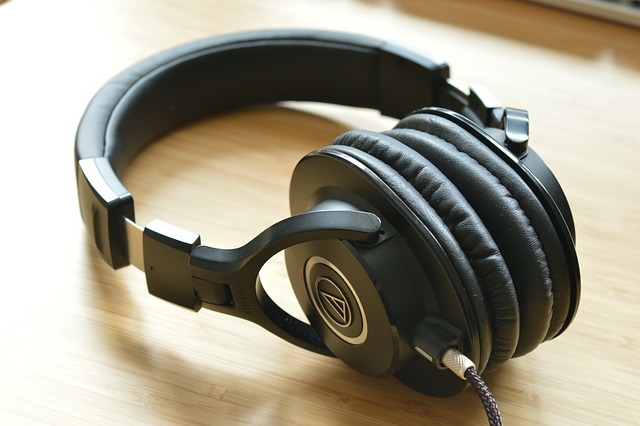 Perbedaan Earphone, Headphone, dan Headset, Jangan Salah Sebut!