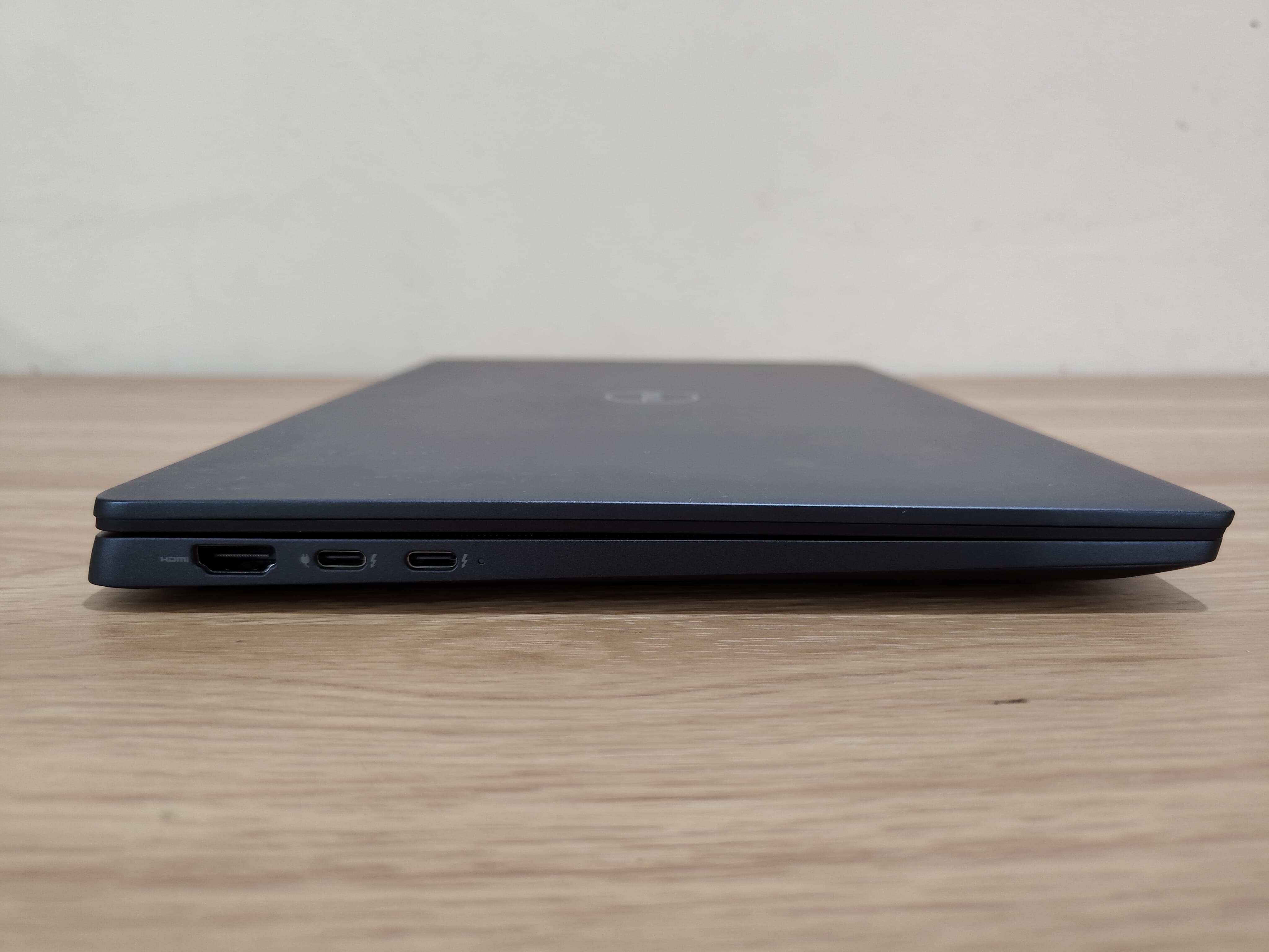 Review Dell Latitude 7350 Ultralight, Laptop AI Bisnis Tipis dan Ringan