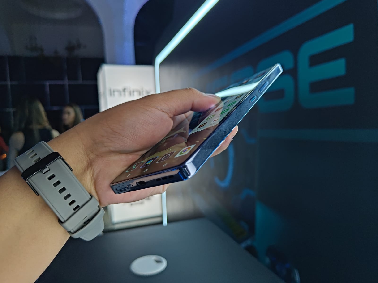 Infinix GT 20 Pro 5G Jadi Hape Gaming Premium Terjangkau, Tampilan Futuristik