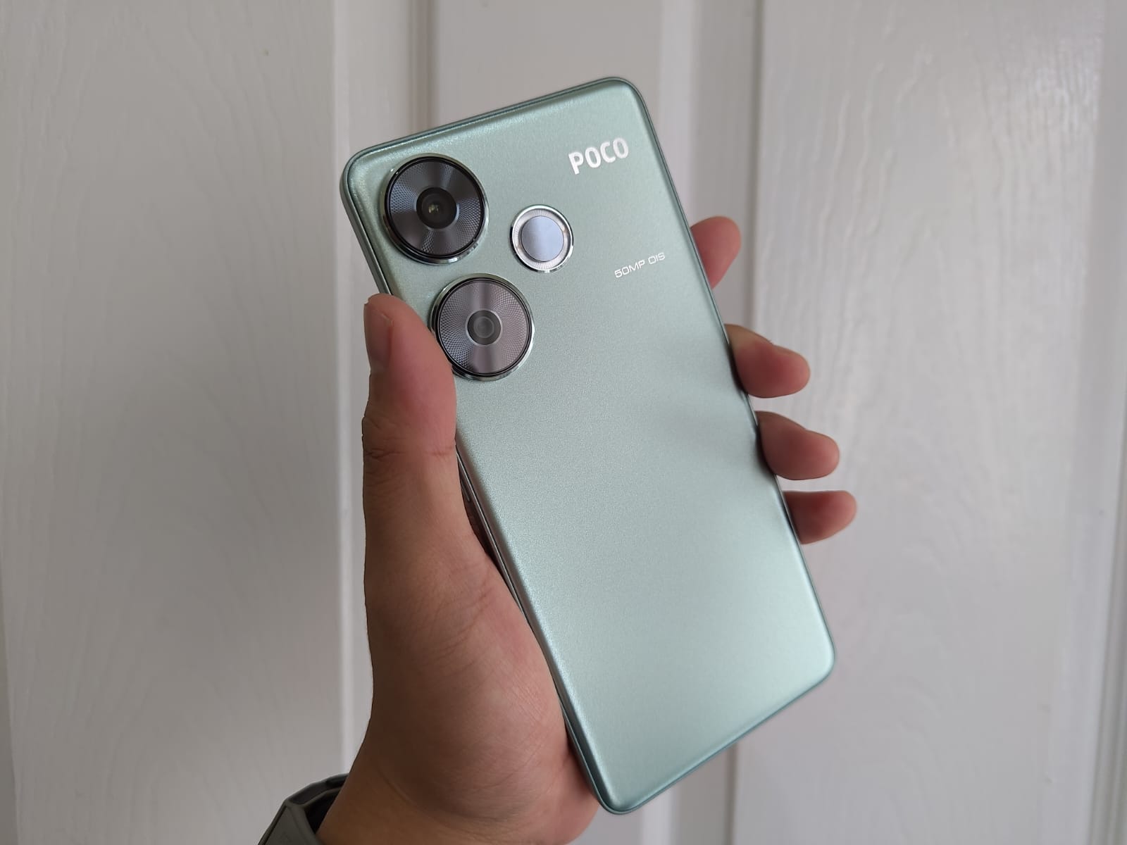 Review Poco F6, All-Rounder Terbaik yang Kurang di Desain Luarnya Aja