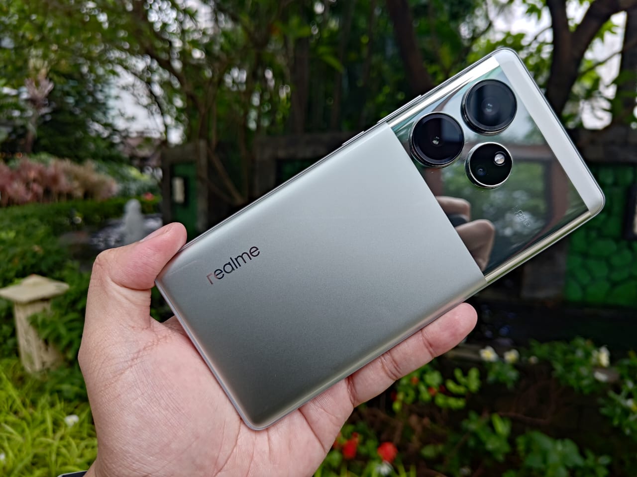Review realme GT 6, Kombinasi Mengagumkan Performa, Kamera, dan AI