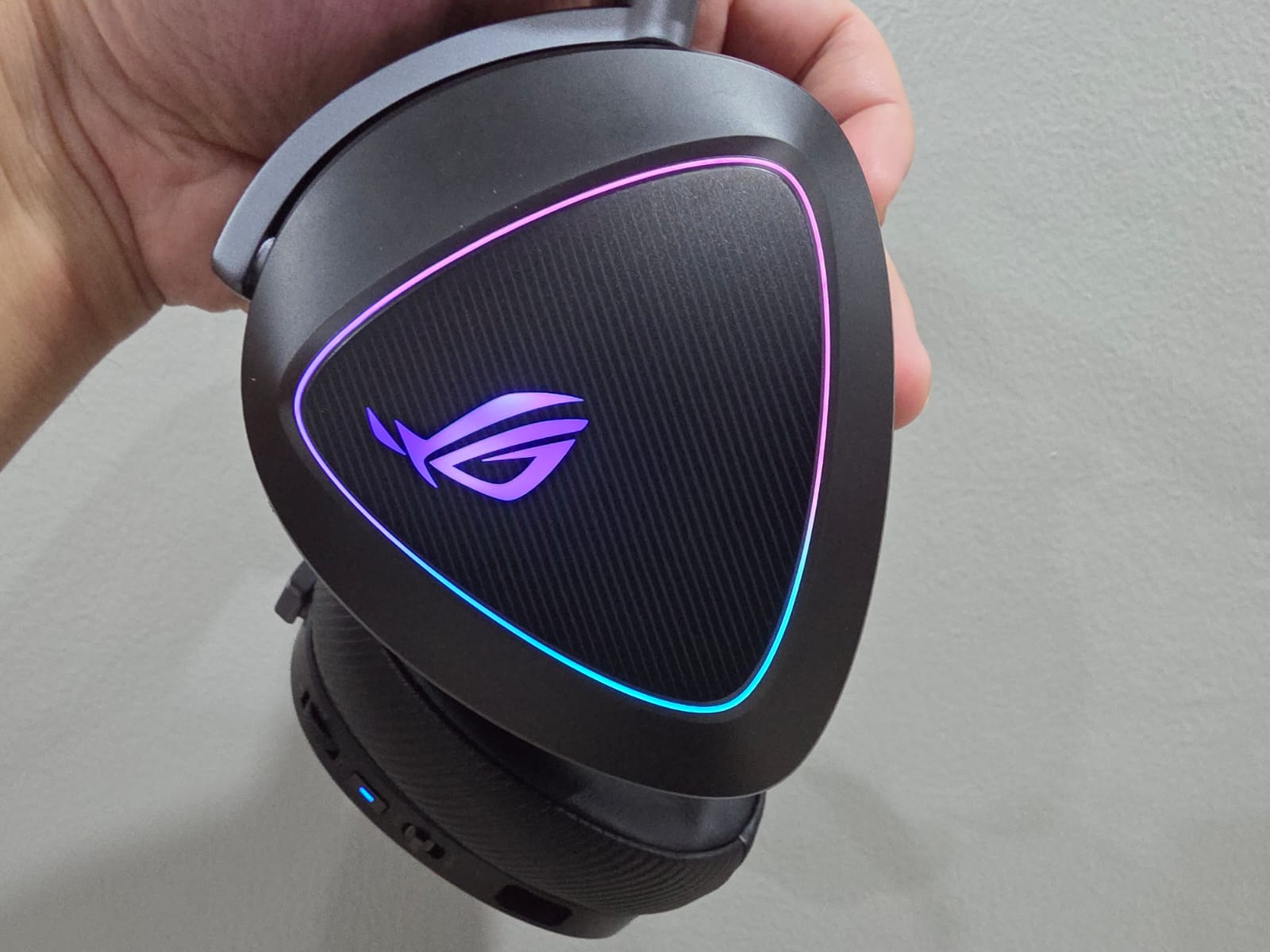 Asus ROG Delta II, Baterai Monster dan DualFlow Revolusioner