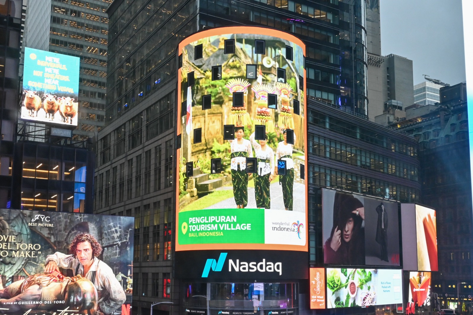 Grab Tampilkan Pesona Asia Tenggara Lewat Billboard Digital di Times Square