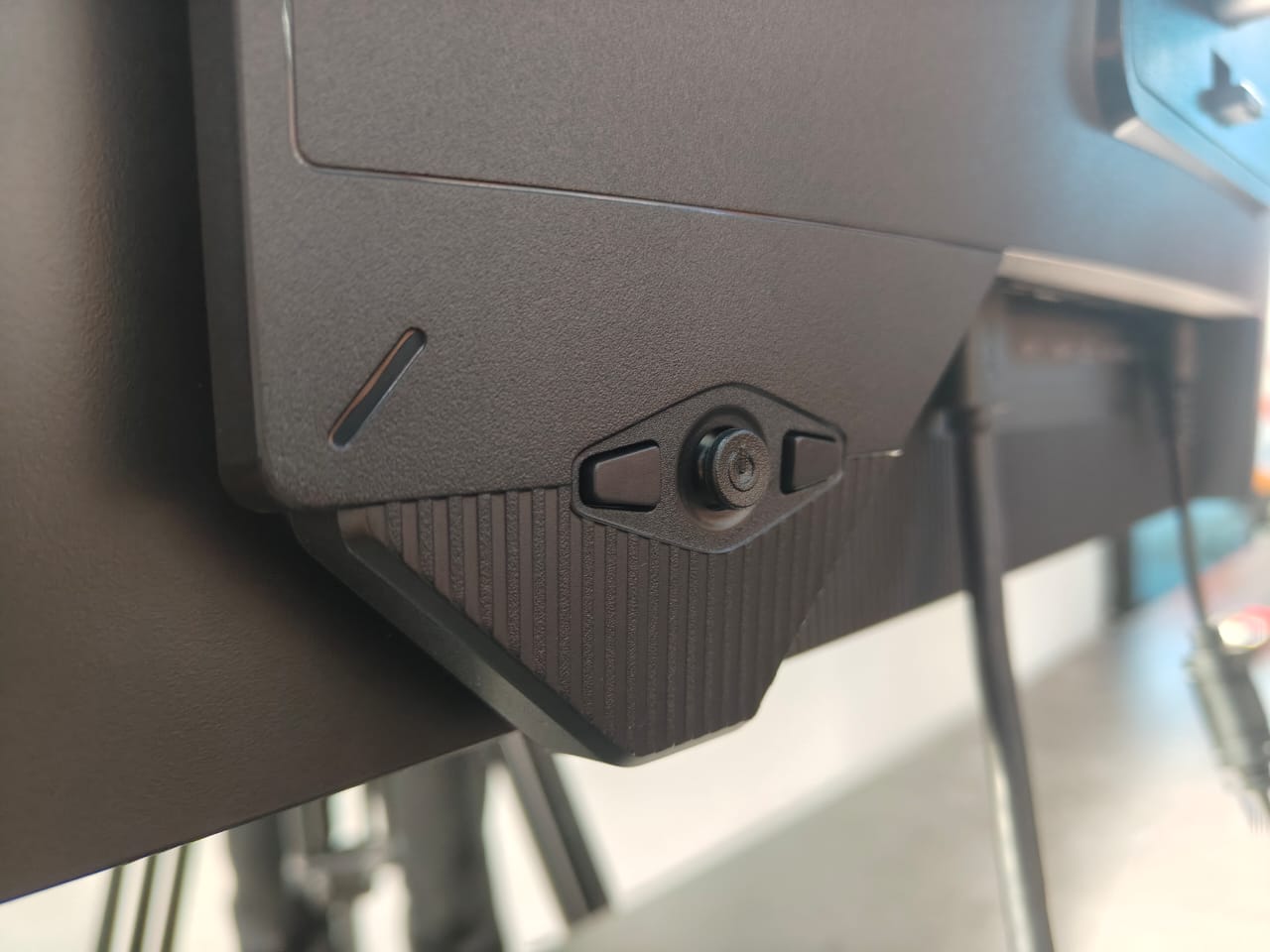 Gigabyte MO27Q28G, Monitor Gaming dengan Teknologi OLED Tandem