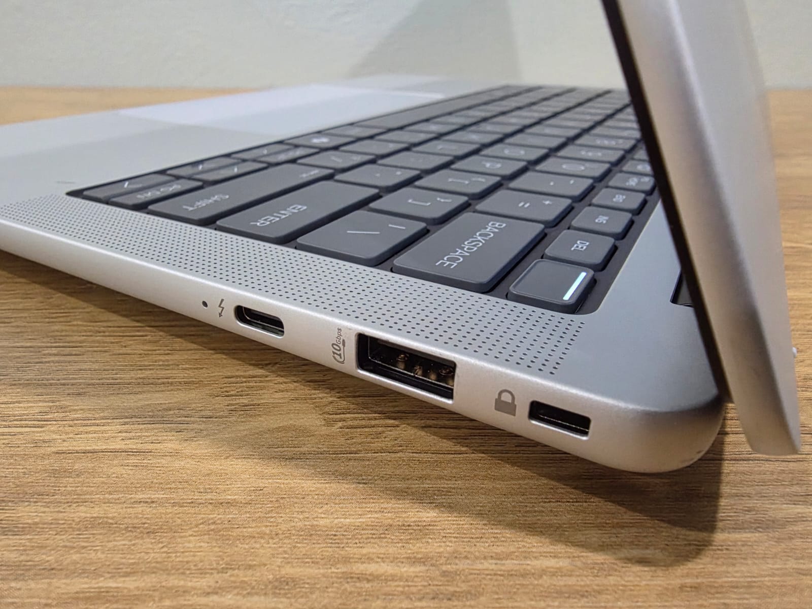 HP EliteBook X G1a 14 AI, Laptop Profesional yang Garang