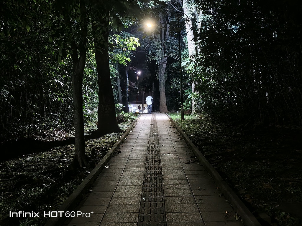 Review Infinix Hot 60 Pro+, Gak Kalah Adu Tipis dan Kemampuan Kamera di Rp2 Jutaan