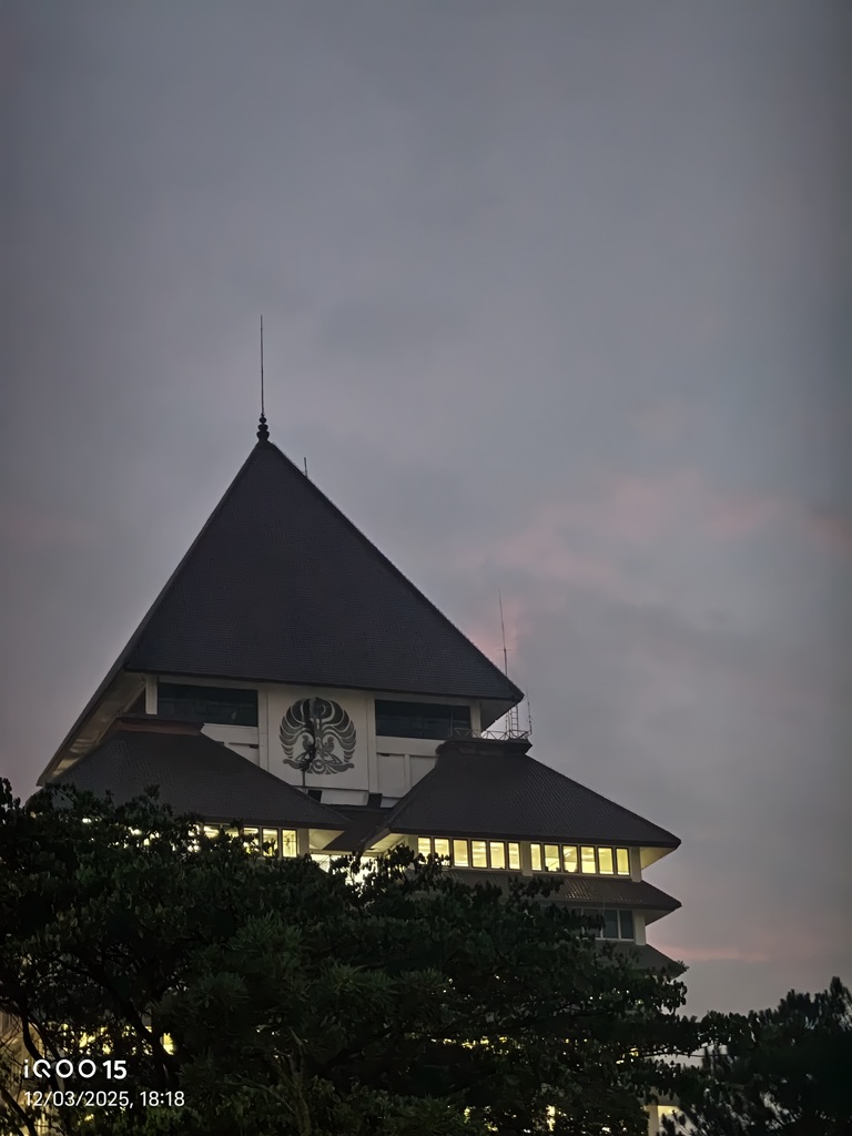 Review iQoo 15, Masih Jadi HP Gaming Flagship yang All-Rounder