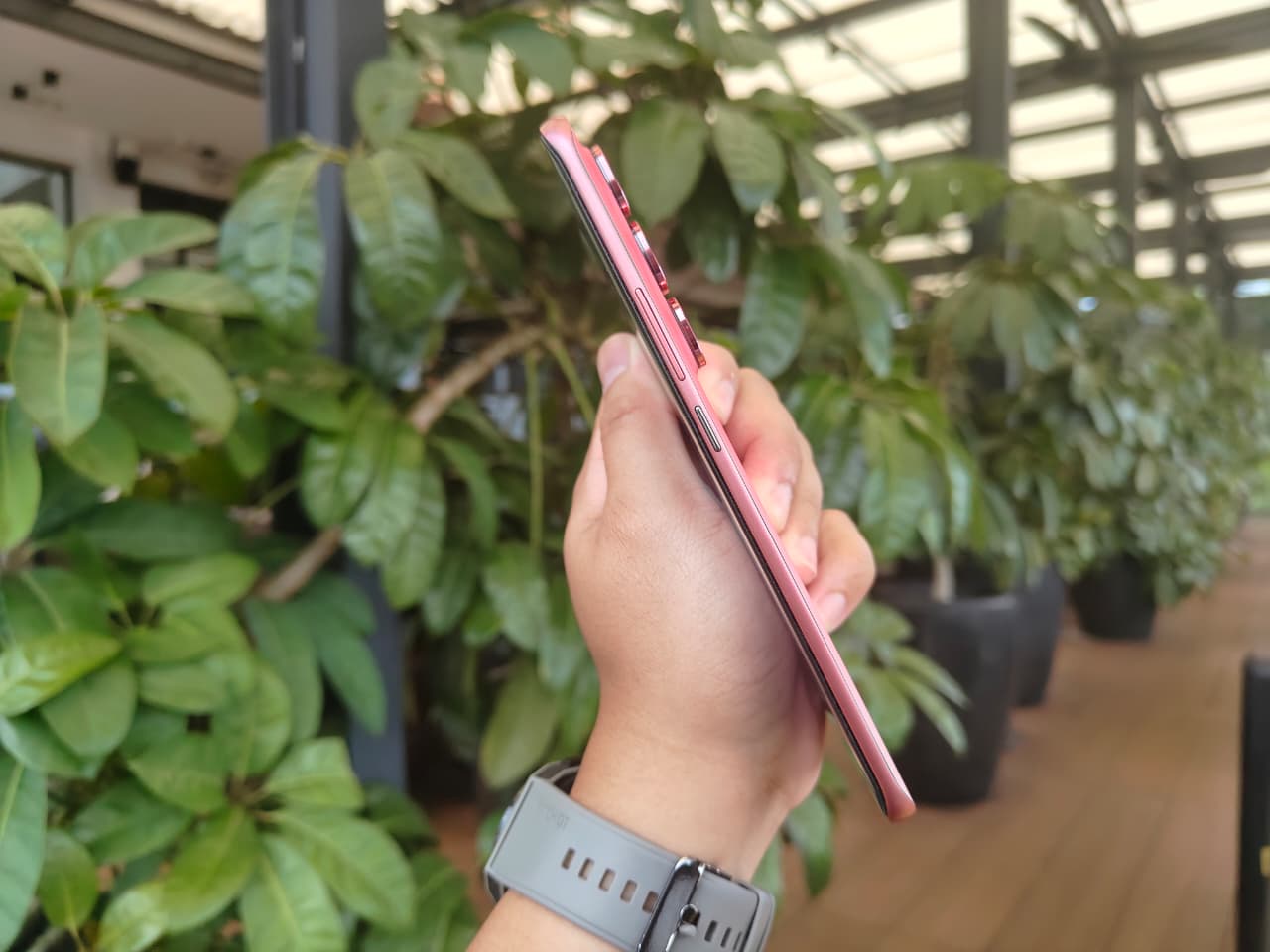 Review Infinix Hot 60 Pro+, Gak Kalah Adu Tipis dan Kemampuan Kamera di Rp2 Jutaan